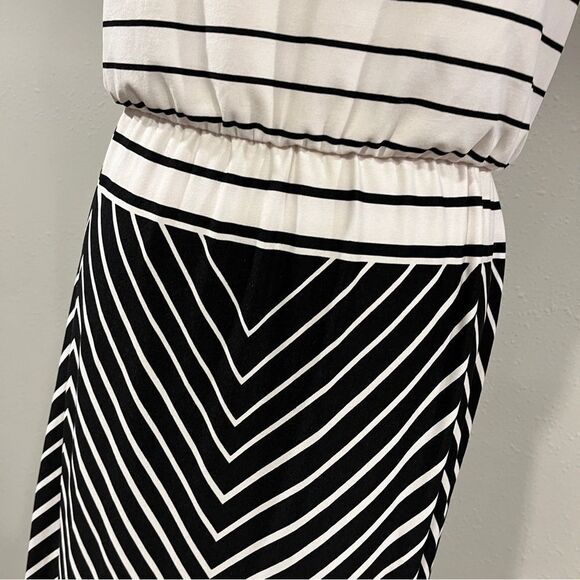 Striped sleeveless Black and White Maxi Dress straight cut - Picture 8 of 14